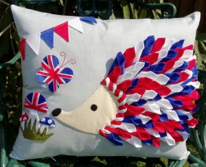 4a - spike cushion-1